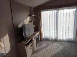 Lovely 6 Berth Caravan With Decking At Haven Skegness, Lincolnshire Ref 88037Ob