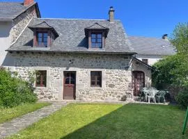Maison cosy à Lanobre + Jardin