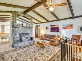 Peaceful Groveland Home with Deck and Fire Pit!