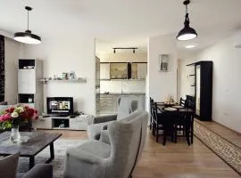 L.L MAISON 2