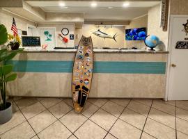 Hole Inn the Wall Hotel - Fort Walton Beach - Sunset Plaza - nearby Beaches & Hurlburt, hotel in Fort Walton Beach