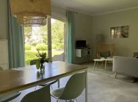 Große Ferienwohnung mit Garten, Saal