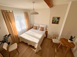 Dom Przy Czerwonym Szlaku - The Red Trail Cottage、Cisiecのファームステイ