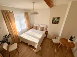 Dom Przy Czerwonym Szlaku - The Red Trail Cottage