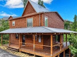 Appalachian Lookout-Hot Tub, 1089 of FREE Attraction tickets for each paid day, Dollywood and More!