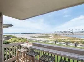 Panoramic Water Views - Steps to the Beach - F-2