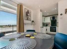 Pass the Keys Lovely 2 Bed2 Bath in City Centre Free Parking