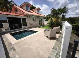 Villa 4 étoiles MWoodsuite MartiniqueSun - Coquet & Central avec piscine et jardin privé