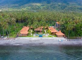 Dani Beach Villa - Beachfront Villas in Penuktukan, hotel v destinaci Gretek