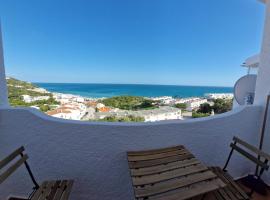 incredible view- T1 Salema, hotel in Salema