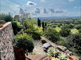 Casa Vacanze Porta Fontevecchia panoramica, hotel v destinaci Spello