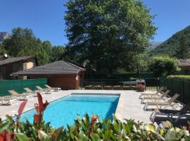 Les Granges de Leo, hotelli kohteessa Aston