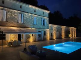 Ancien Château viticole, hotel v destinaci Bourg-sur-Gironde
