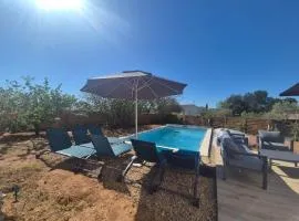 Villa neuve avec piscine