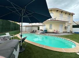 Jolie Villa piscine climatisé 8 pers proche centre-ville Perpignan, hôtel à Perpignan