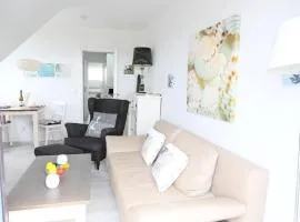 Wohnung im Dachgeschoss am Ortsrand von Wenningstedt.