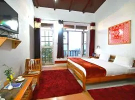 Ranikhet Hotel Kaafal Cottage With Mountain View