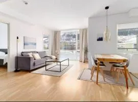 2 bedroom, lake view, light rail, Bergen