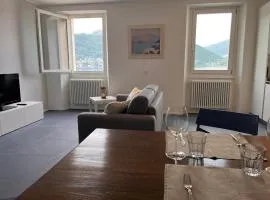 Casa Mael - Spacious lakefront flat