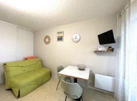 Appartement T2 à 50m du lac avec piscine et parking - FR-1-379-173, ξενοδοχείο σε Vieux-Boucau-les-Bains