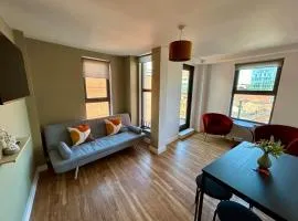City Centre 2 bed apartment with a balcony