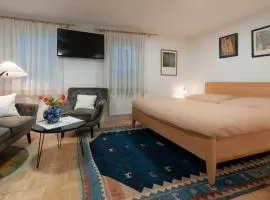 Homely Apartment in the Center with Garden View