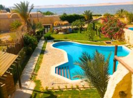 Tunis Village,lake view countryside villas, hotel v mestu Tunis