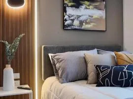 Modern Studio close by La Carolina Metro station
