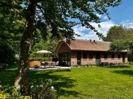 Landhuisje ter Heide - charming cottage with hottub