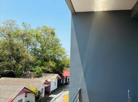 Rainbow Room No 13 Front of Haad Rin Queen Ferry, apartamento en Amphoe Koh Samui