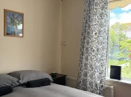 Superb Double Room near Airport - 2