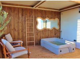 Appartement standing avec spa, terrasse & calme absolu, Entre mer et lac, La Grande Motte，拉格朗德默特的有熱水按摩池的飯店