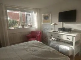 Villa Rosa, dobblebed, own kitchen, own bath and own entrance