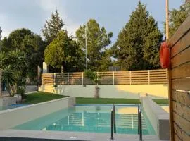 M&B Luxury Suites Charaki