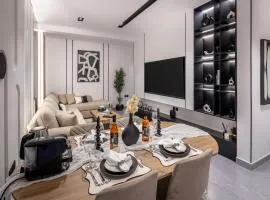 Delmar Luxury 3BR Apartment 2