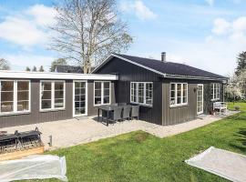 Cozy Summer House Near Ore Strand, hotel em Vordingborg