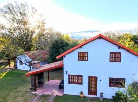 Lomas de Belgrano Oficial cabaña 1, hotel i Villa General Belgrano