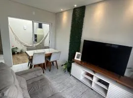 Casa de 2 dormitórios com piscina