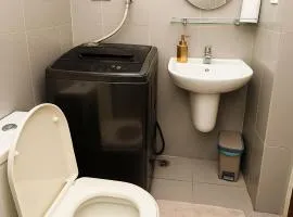 Sunlit Makati Haven Cozy 1BR Gym Pool 1703