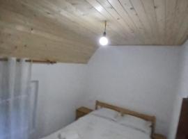 Ardi Selimaj, stanza in casa privata a Valbona