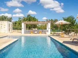 VILLA DOMINIQUE relax a pochi kilometri dal mare