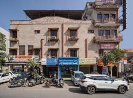 Hotel 4 Square - Near Santosh Hospital, hotel v destinaci Ghaziabád