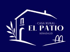 Casa rural El Patio con chimenea, barbacoa, piscina, patios exteriores para sus mascotas de manera gratuita, hotel in Benadalid