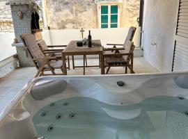 Luxury Old Town Rab Studio Apartments, hotel em Rab