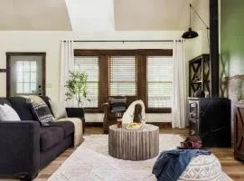 Cozy Hilltop Cabin with Hot Tub & Forest Views