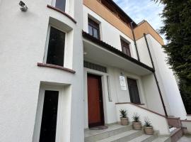 Serenity Apartments and Studios, hotel i Eforie Nord