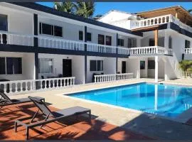 HUMMINGBIRD CABARETE
