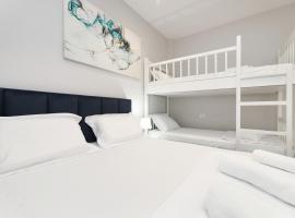 Vila Feliz - Premium Rooms with Free Private Parking, guest house in Vlorë