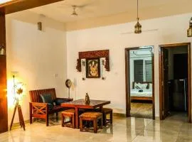 VERY Posh GF 2BHK - Heart of Pondy - 2Km to Beach