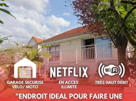 Proche Centre, Gare, Parc, Parking by Maison Bonhage